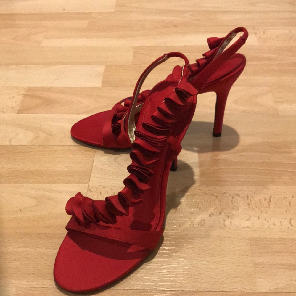 Heels - Picture 3 of 3